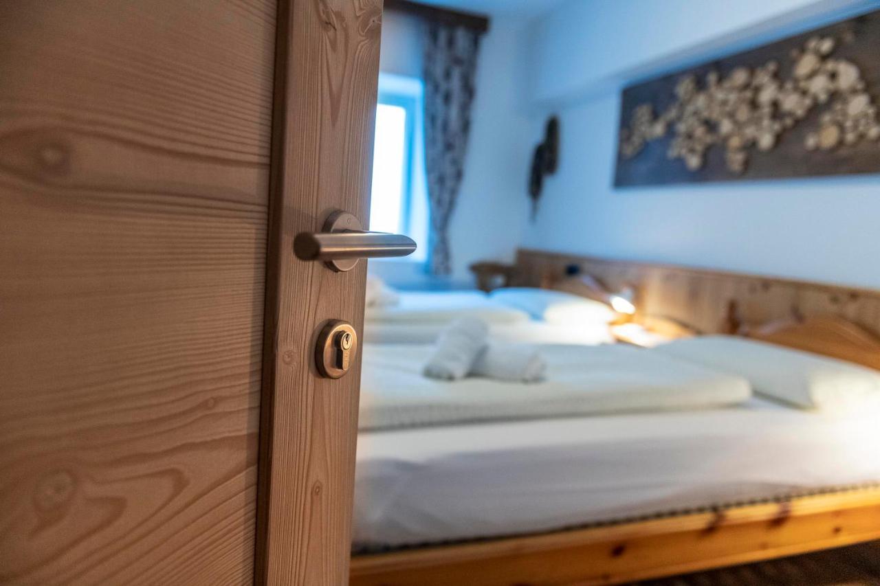 Appartamenti Residence La Roggia Pozza di Fassa Dış mekan fotoğraf
