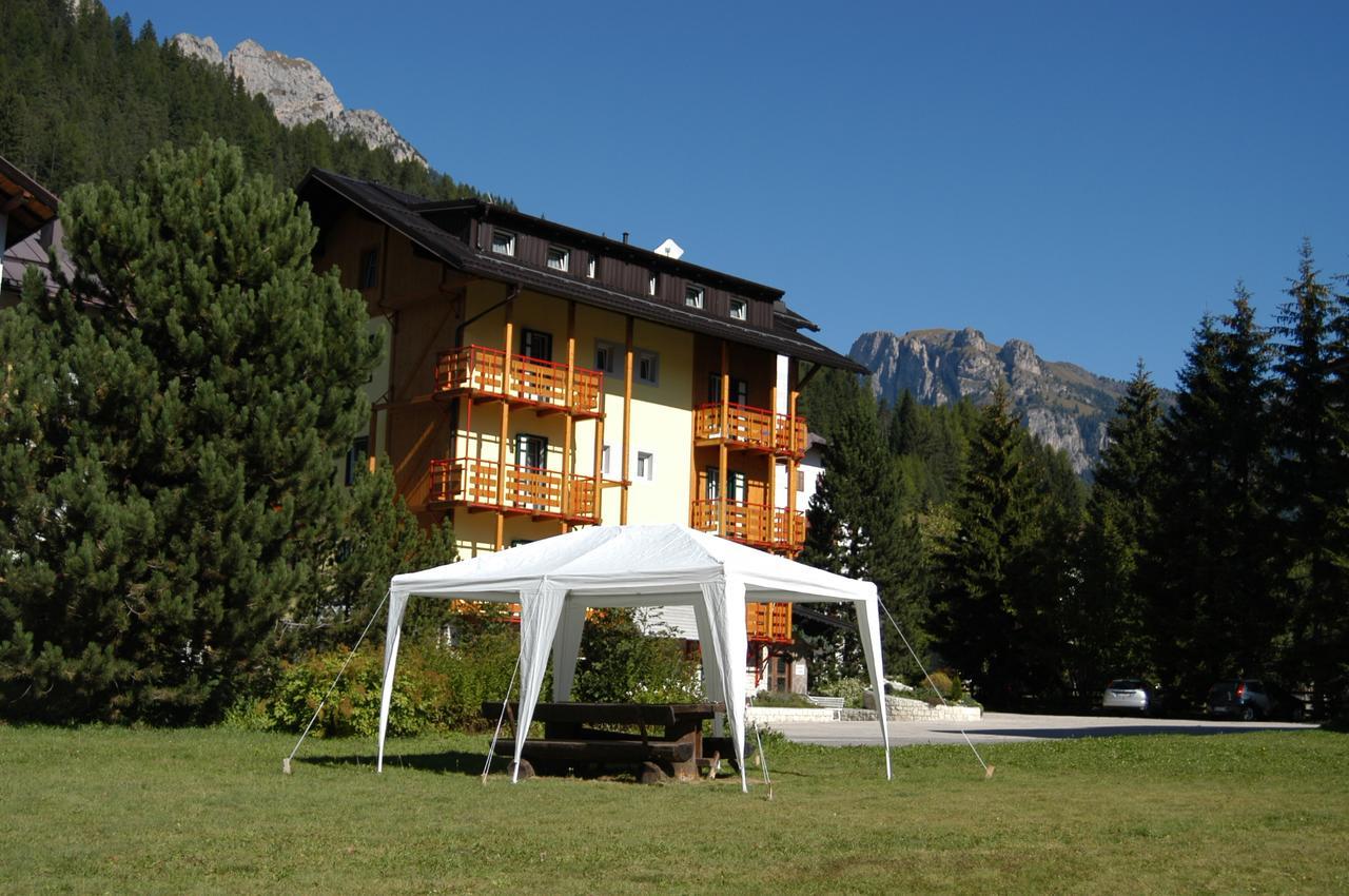 Appartamenti Residence La Roggia Pozza di Fassa Dış mekan fotoğraf